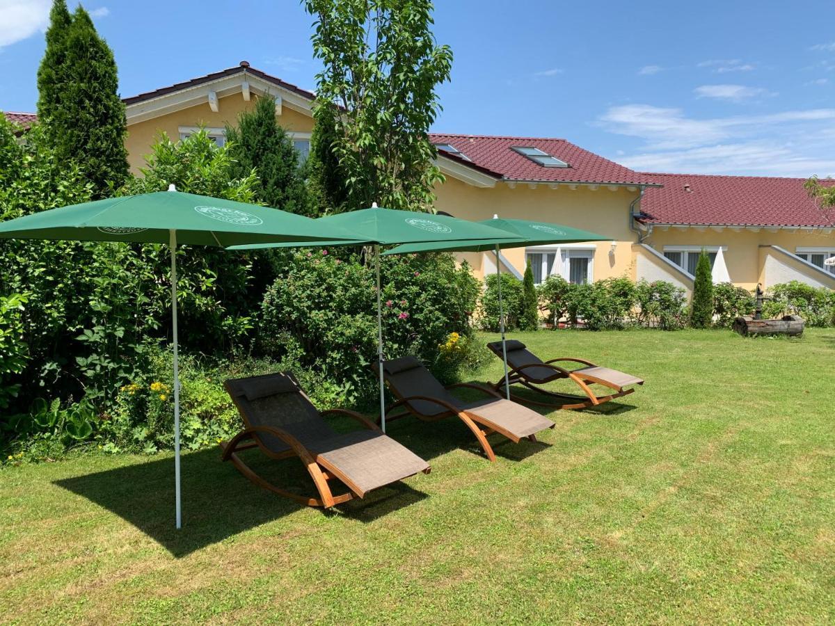 Hotel Zum Fliegerwirt Mengen Exteriör bild