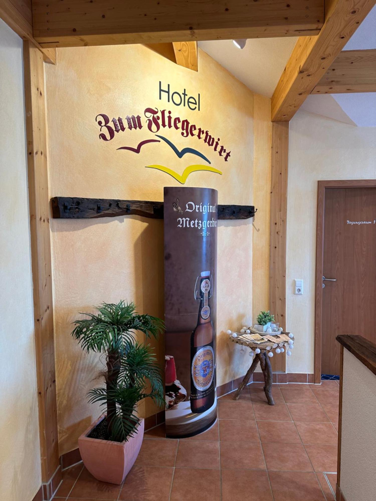 Hotel Zum Fliegerwirt Mengen Exteriör bild