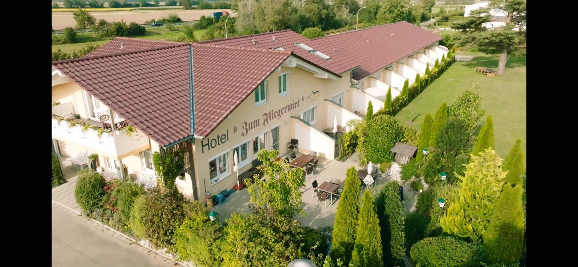 Hotel Zum Fliegerwirt Mengen Exteriör bild