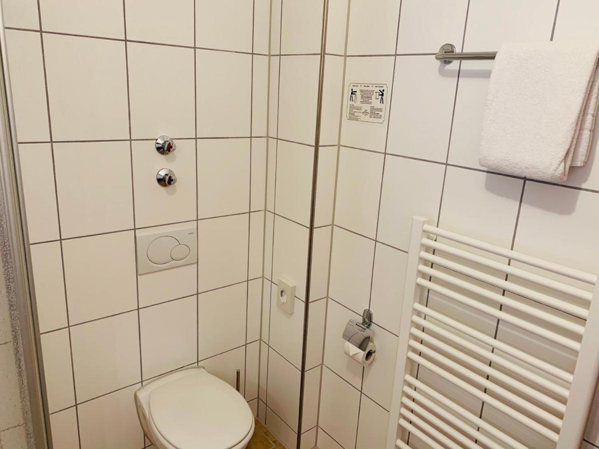 Hotel Zum Fliegerwirt Mengen Exteriör bild